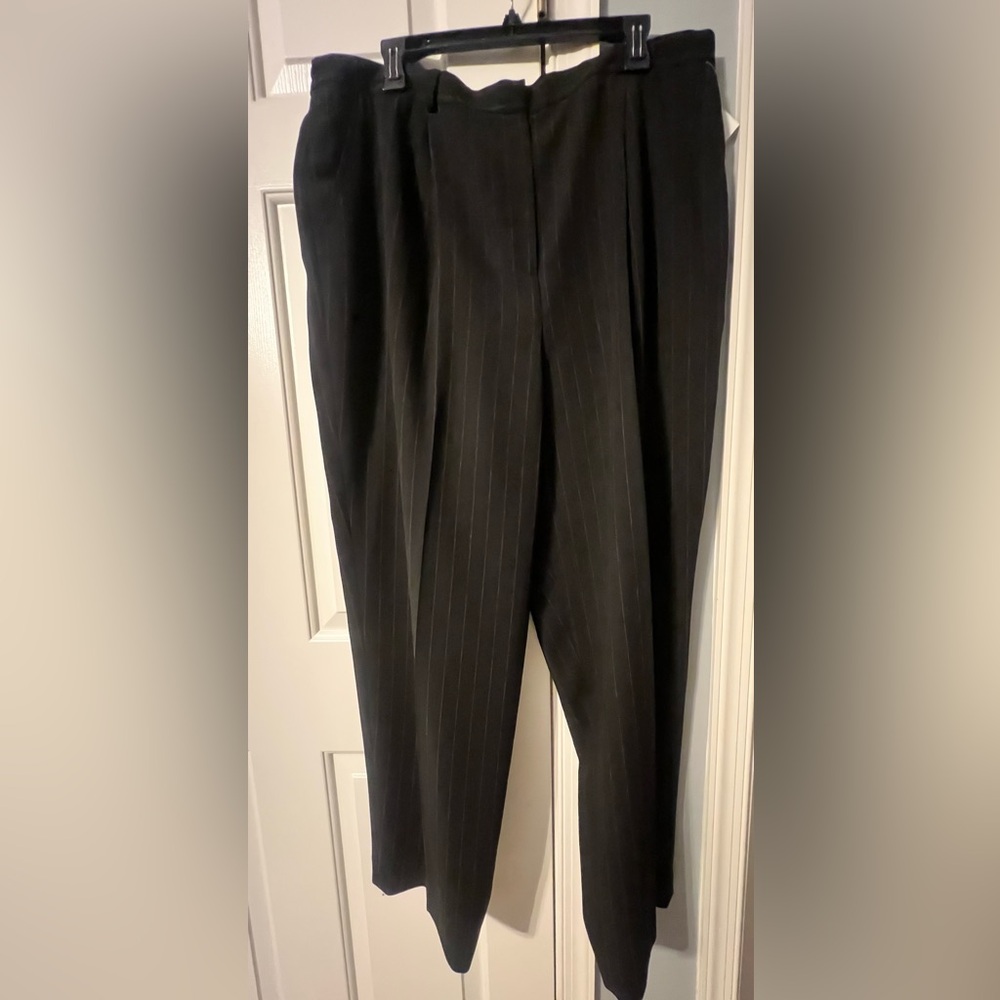 Jones New York Black (Red pinned- striped) Pants Sz 18. Fully lined. 1